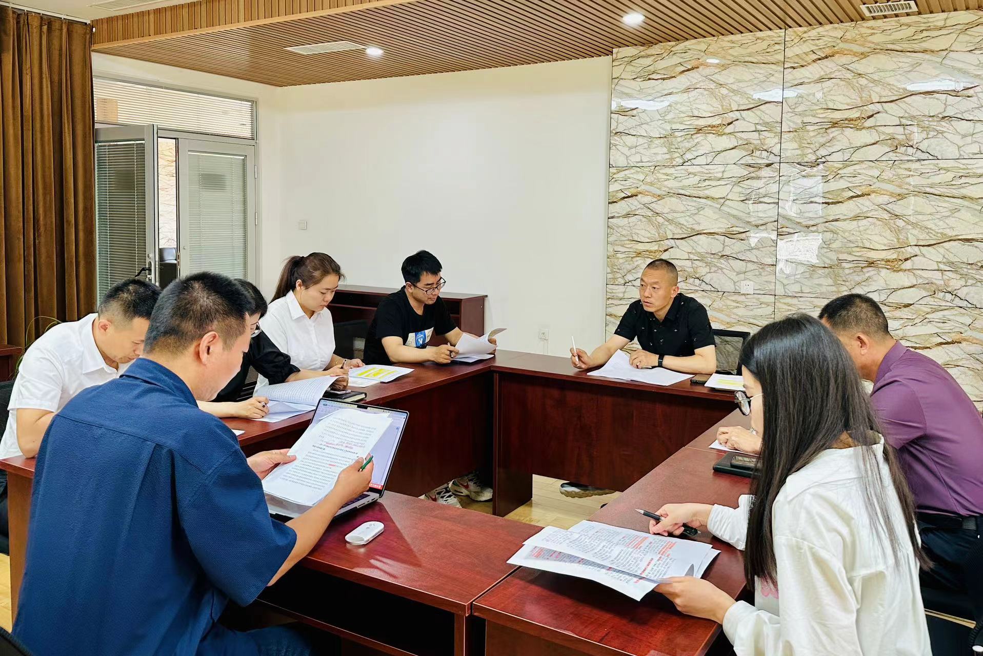 1686303191808294.jpg 專題會議.jpg